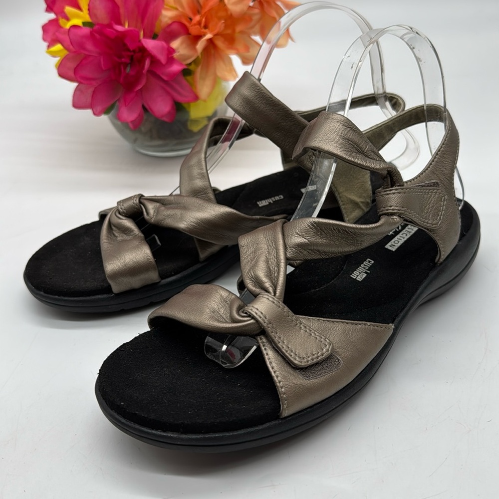 Collection by Clarks Gold Leather Sandals Size 9 MCB7199N